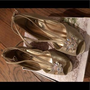 Joyfolie Arabella shoes in Gold 11t